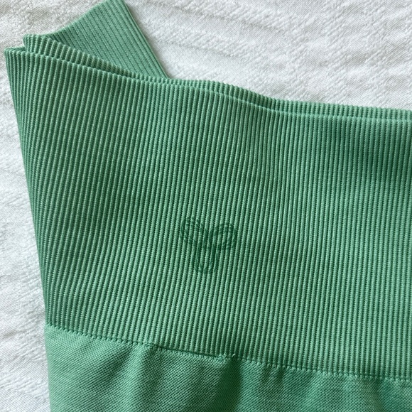 MINTY GREEN TNA BIKER SHORTS - Picture 4 of 6